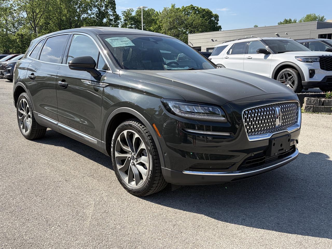 2022 Lincoln Nautilus Reserve AWD Photo