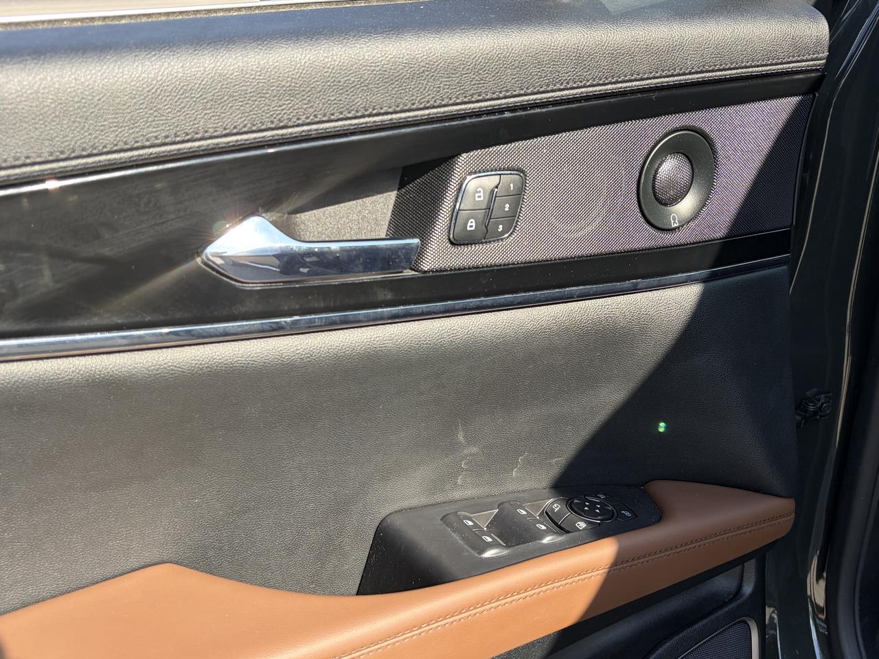 2022 Lincoln Nautilus Reserve AWD Photo