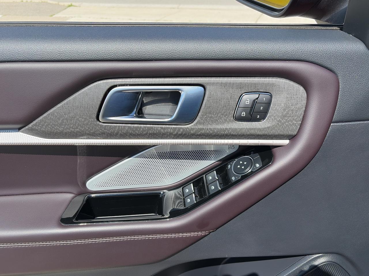 2026 Ford Explorer Platinum 4WD Photo