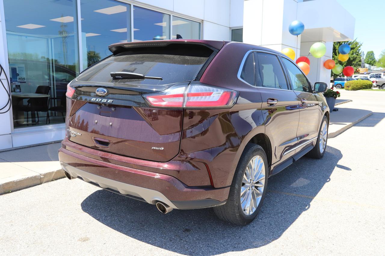 2022 Ford Edge Titanium AWD Photo3