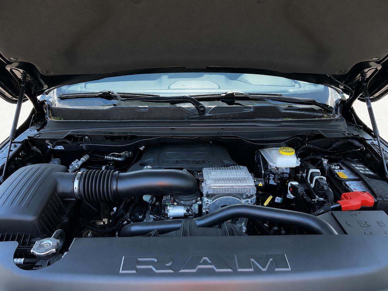 2026 RAM 1500 SPORT | Sport Hood | HEMI 3.92 | Pano Roof | Lvl1 Photo