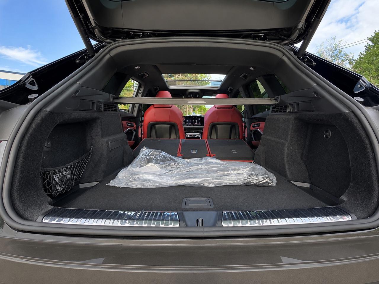 2025 Audi SQ5 Progressiv 3.0T | Red Leather | AWD Photo