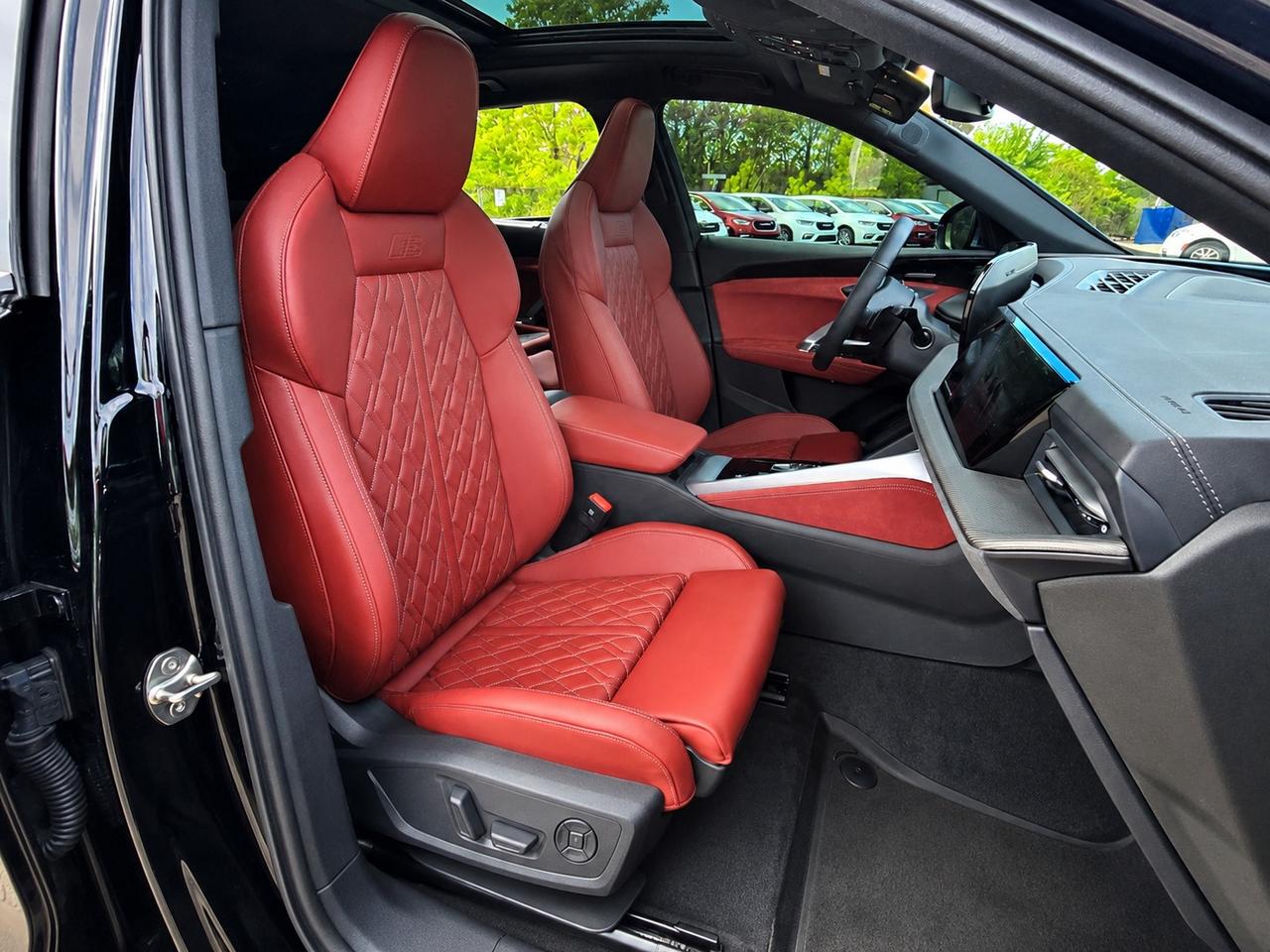 2025 Audi SQ5 Progressiv 3.0T | Red Leather | AWD Photo