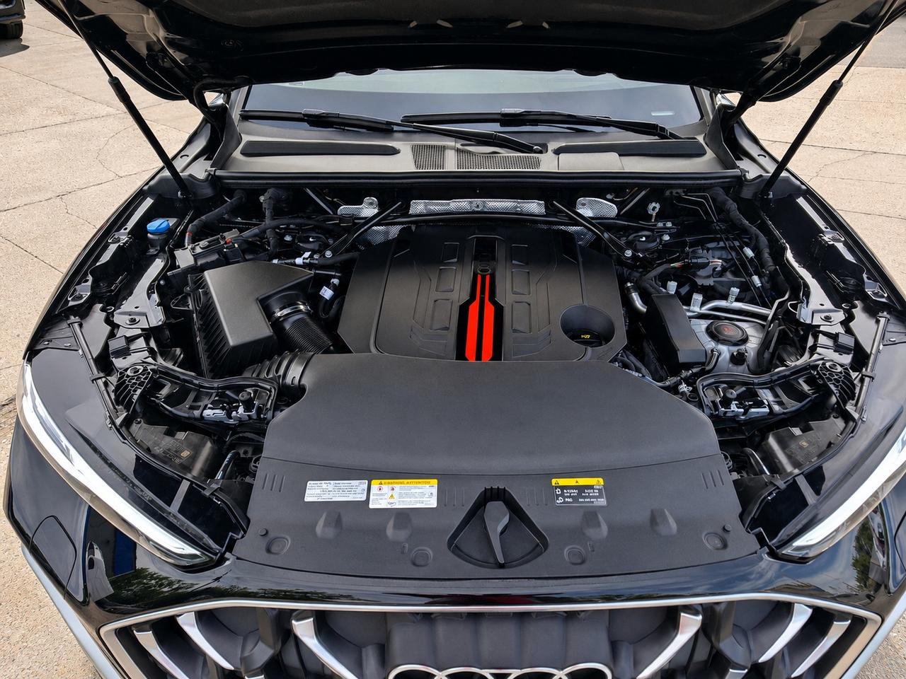 2025 Audi SQ5 Progressiv 3.0T | Red Leather | AWD Photo