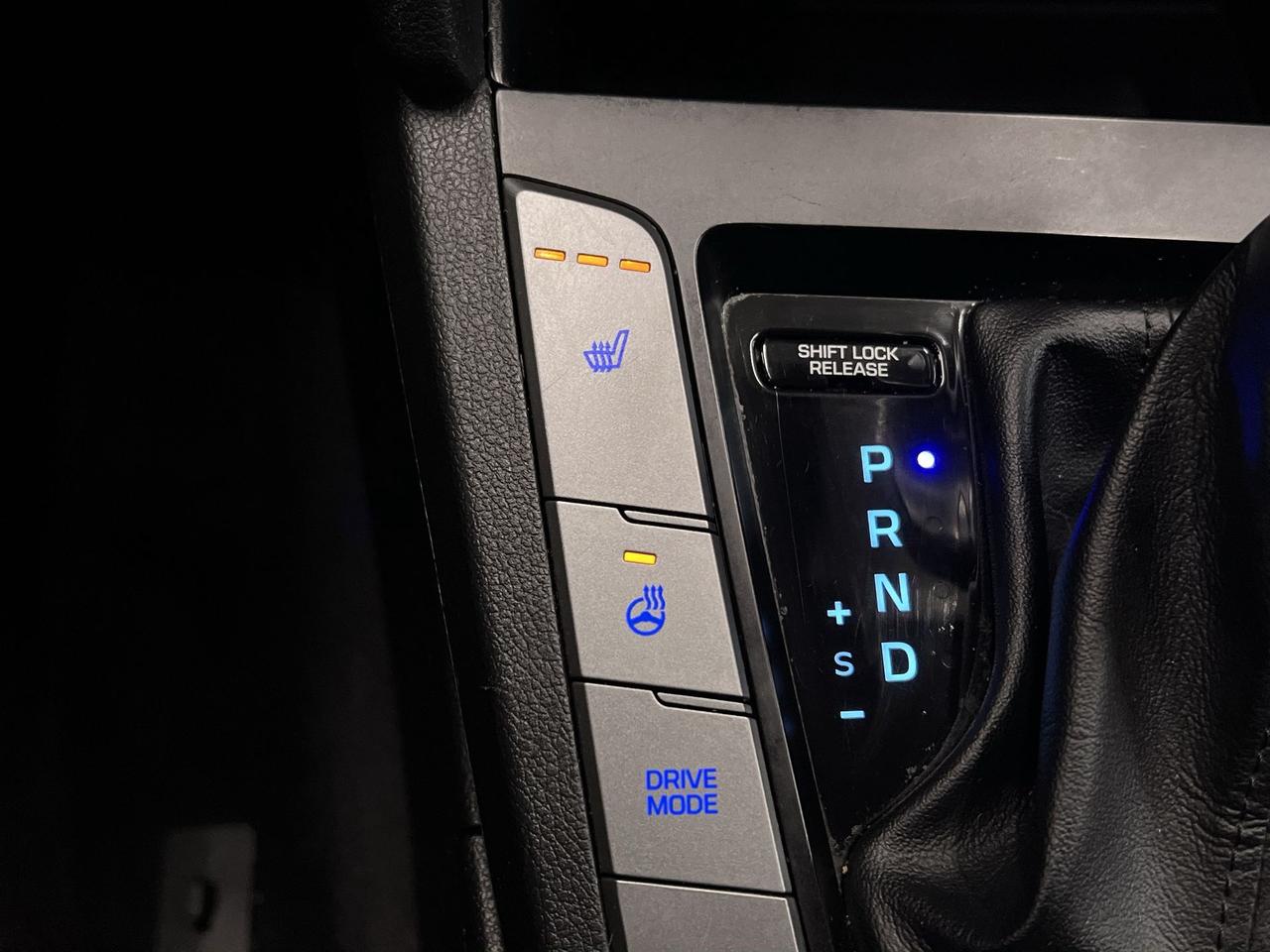 2020 Hyundai Elantra PREFERRED | SUN& SAFTEY PKG | SUNROOF | HTD SEATS Photo