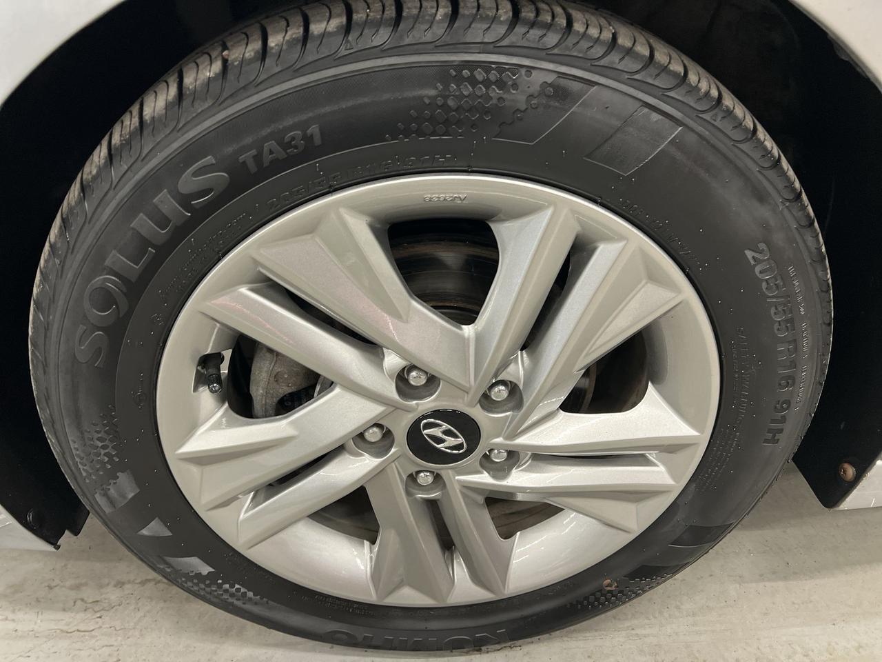 2020 Hyundai Elantra PREFERRED | SUN& SAFTEY PKG | SUNROOF | HTD SEATS Photo