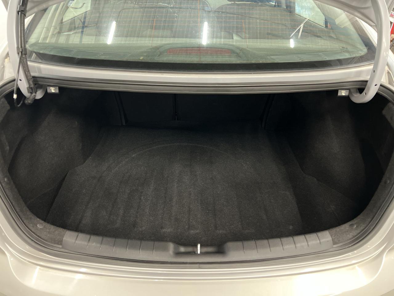 2020 Hyundai Elantra PREFERRED | SUN& SAFTEY PKG | SUNROOF | HTD SEATS Photo