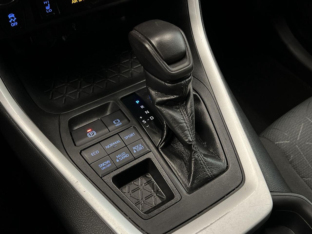 2020 Toyota RAV4 AWD | HTD SEATS | CARPLAY | ADAPT. CRUISE | A/C Photo