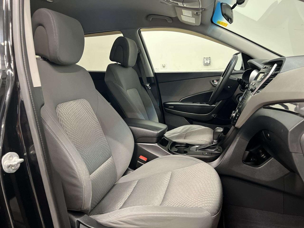 2015 Hyundai Santa Fe 7-PASSENGER | HTD SEATS | ALLOYS | BLUETOOTH | A/C Photo