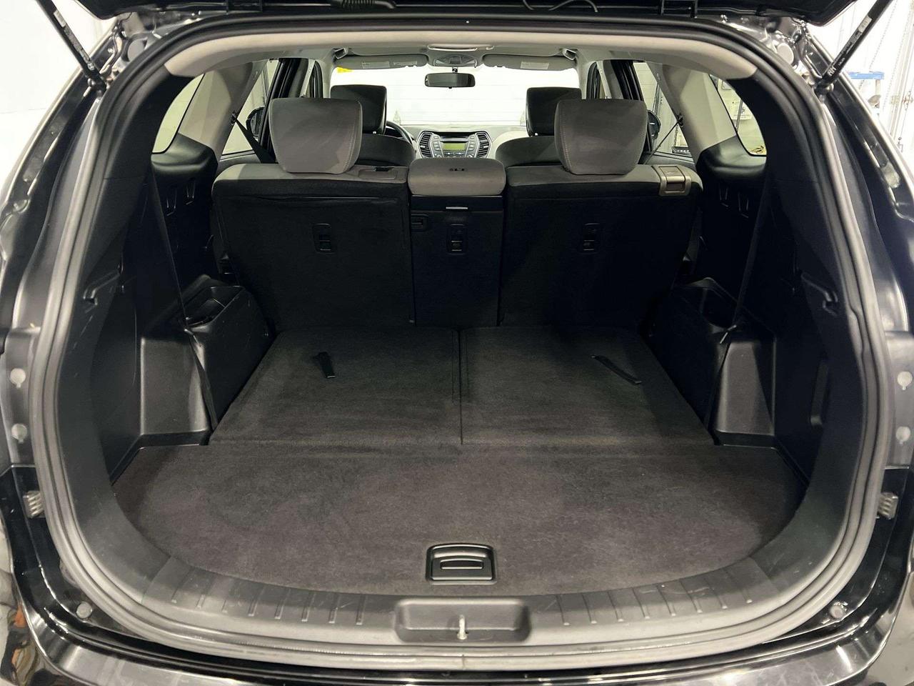2015 Hyundai Santa Fe 7-PASSENGER | HTD SEATS | ALLOYS | BLUETOOTH | A/C Photo
