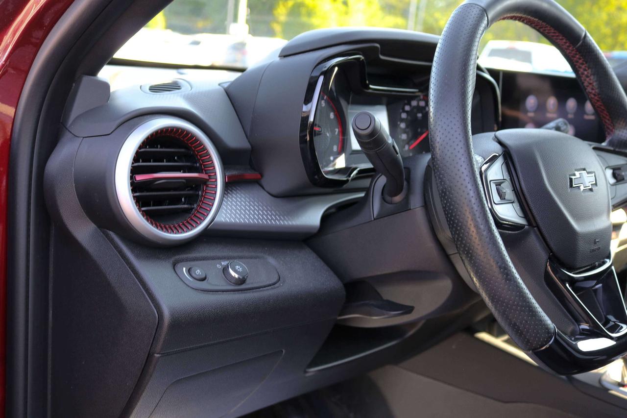 2025 Chevrolet Trax FWD 4dr 1RS  |  BLUETOOTH | HEATED SEAT | Photo