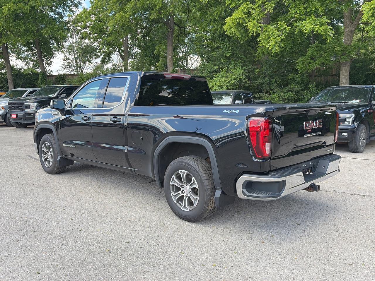 2019 GMC Sierra 1500 SLE, CLEAN CARFAX, REMOTE START, BACK UP CAMERA! Photo