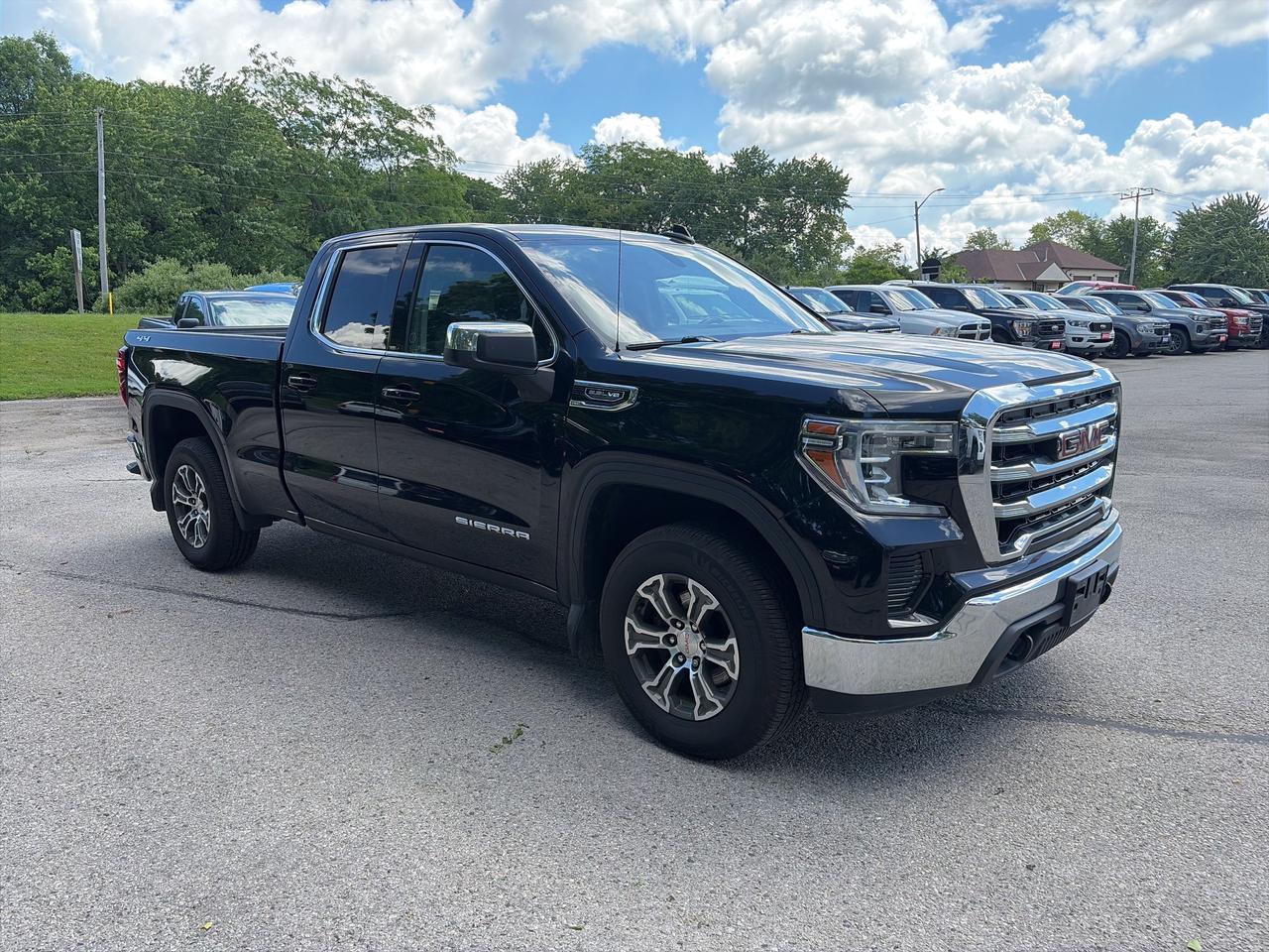 2019 GMC Sierra 1500 SLE, CLEAN CARFAX, REMOTE START, BACK UP CAMERA! Photo