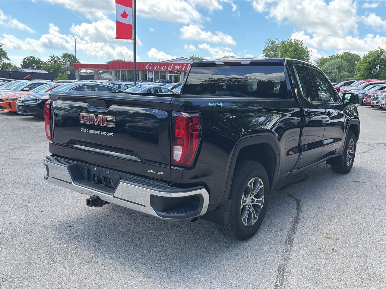 2019 GMC Sierra 1500 SLE, CLEAN CARFAX, REMOTE START, BACK UP CAMERA! Photo