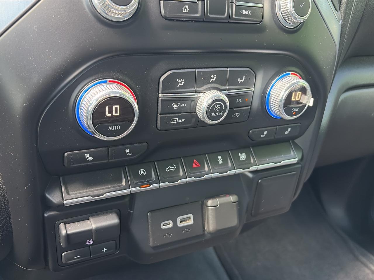 2019 GMC Sierra 1500 SLE, CLEAN CARFAX, REMOTE START, BACK UP CAMERA! Photo