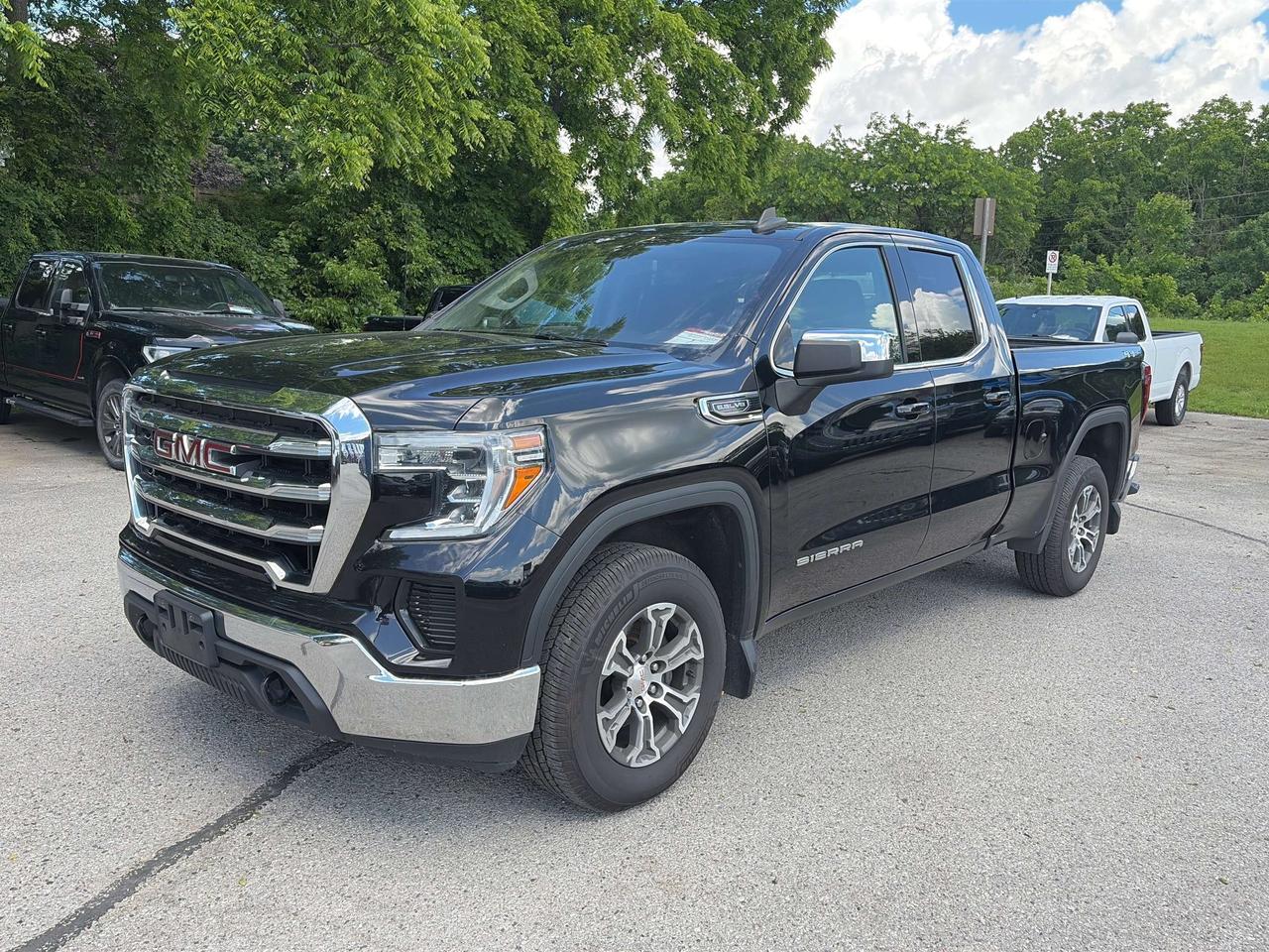 2019 GMC Sierra 1500 SLE, CLEAN CARFAX, REMOTE START, BACK UP CAMERA! - Photo #4