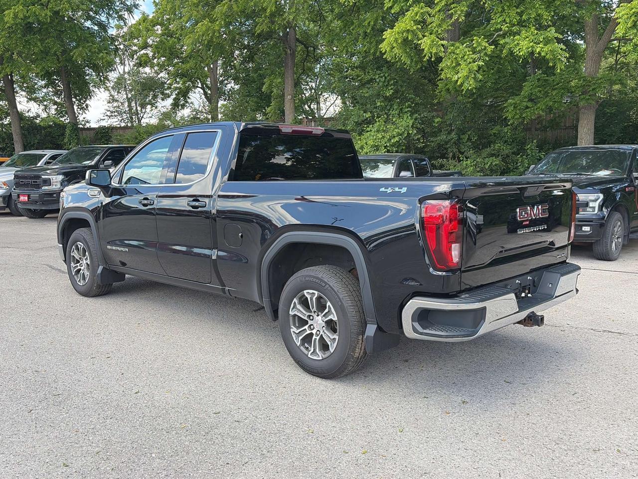 2019 GMC Sierra 1500 SLE, CLEAN CARFAX, REMOTE START, BACK UP CAMERA! Photo