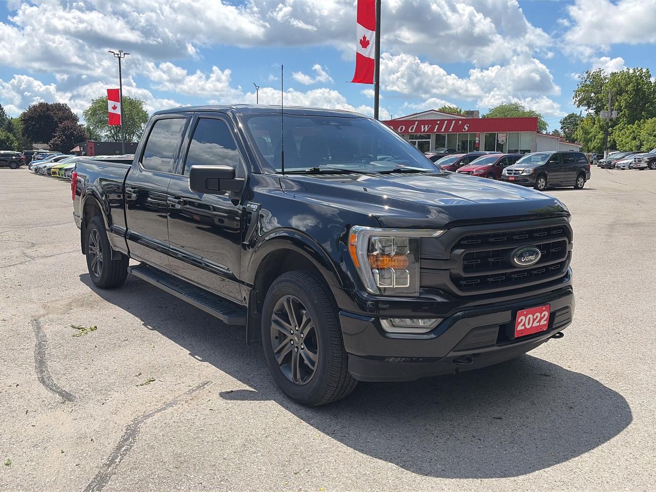 2022 Ford F-150 XLT FX4 OFF ROAD, CLEAN CARFAX, REMOTE START! - Photo #2