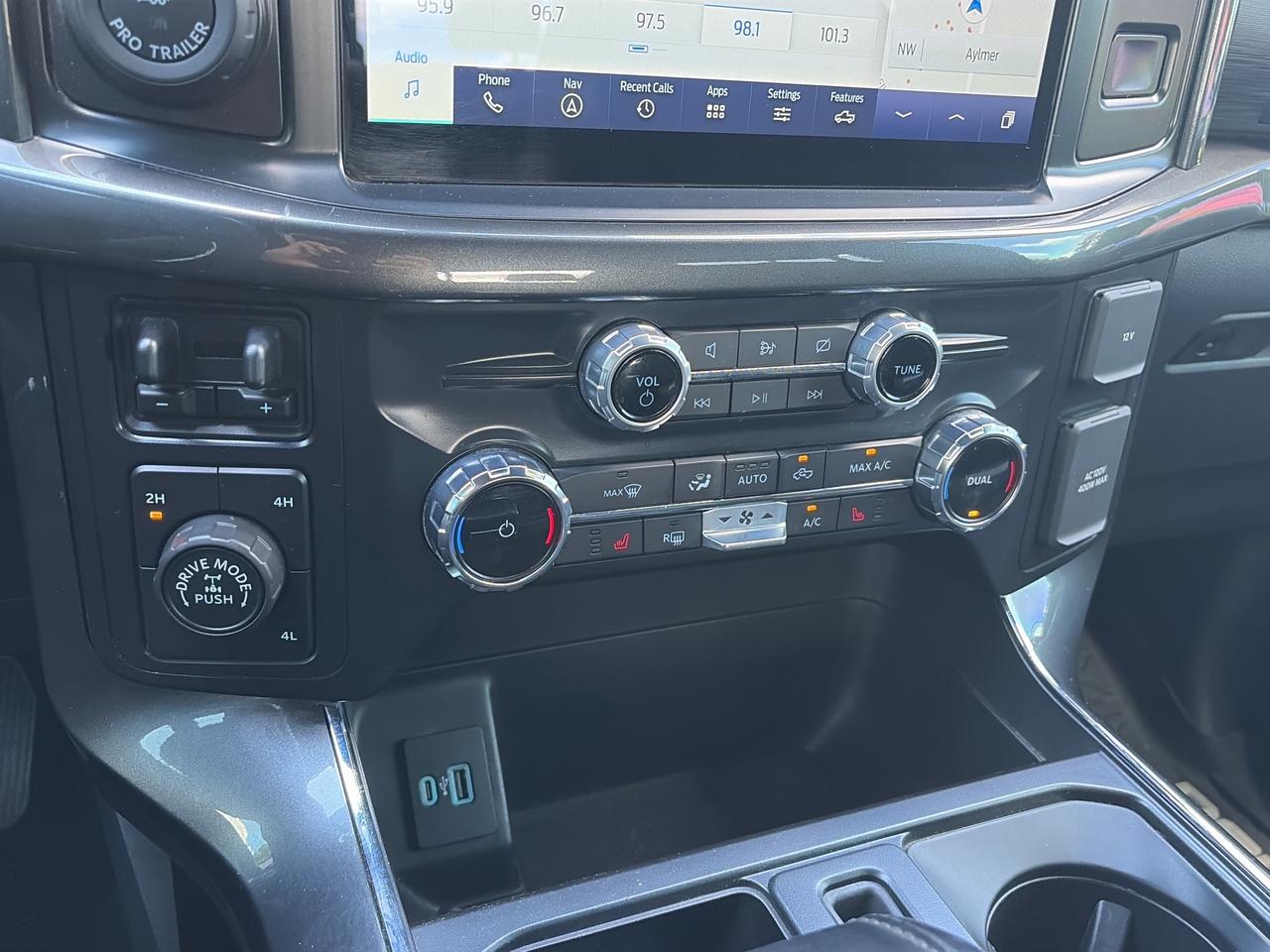 2022 Ford F-150 XLT FX4 OFF ROAD, CLEAN CARFAX, REMOTE START! - Photo #17