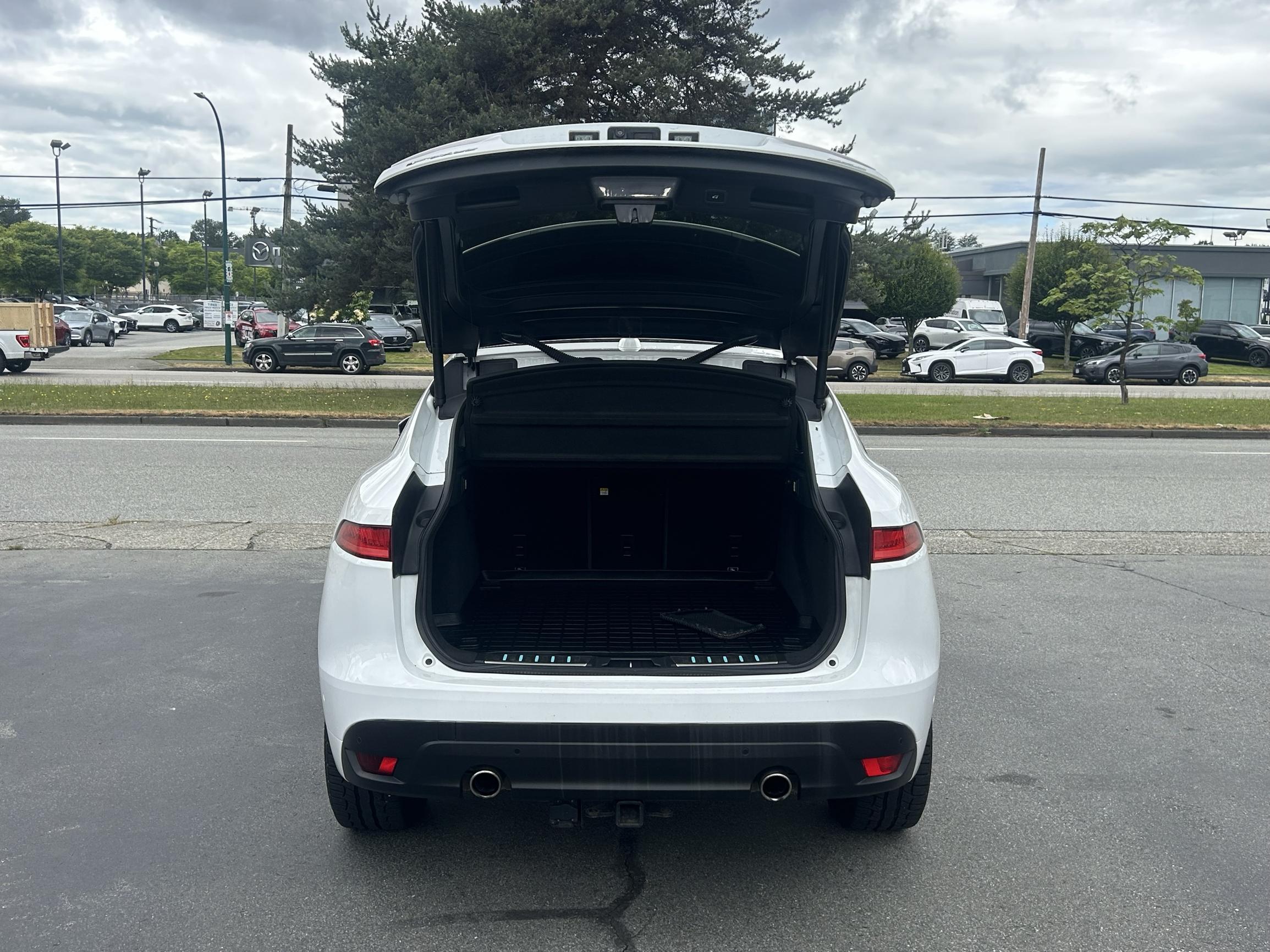 2018 Jaguar F-PACE R-Sport - Photo 25