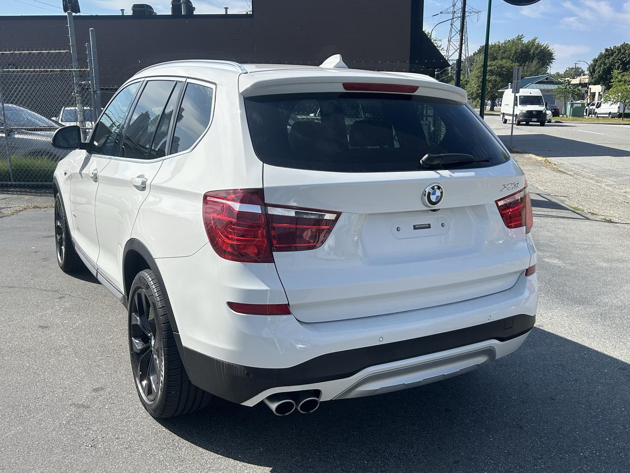 2015 BMW X3 AWD 4DR XDRIVE28i - Photo #3