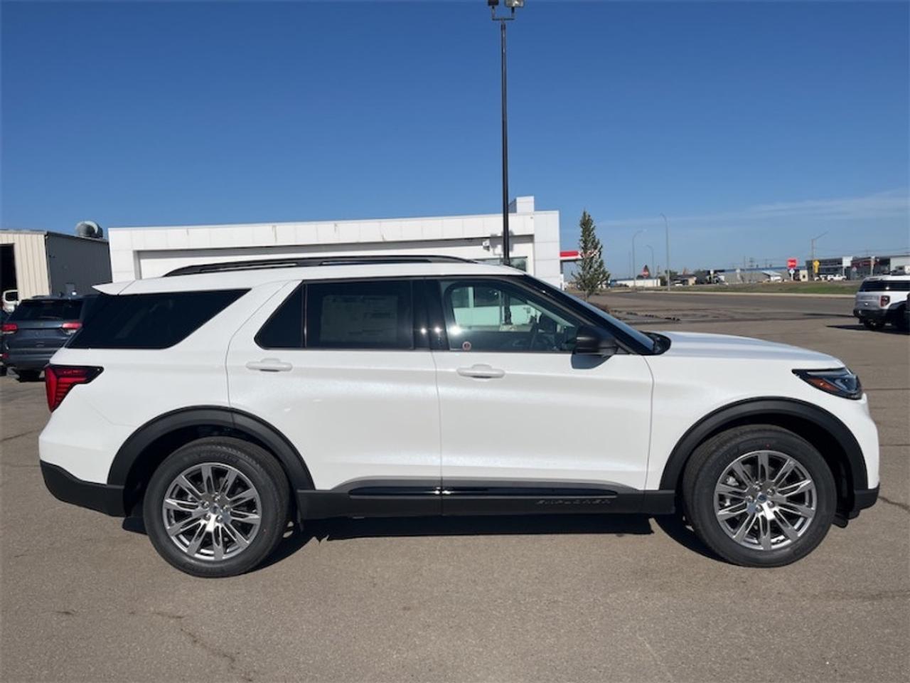 2026 Ford Explorer Active Photo5