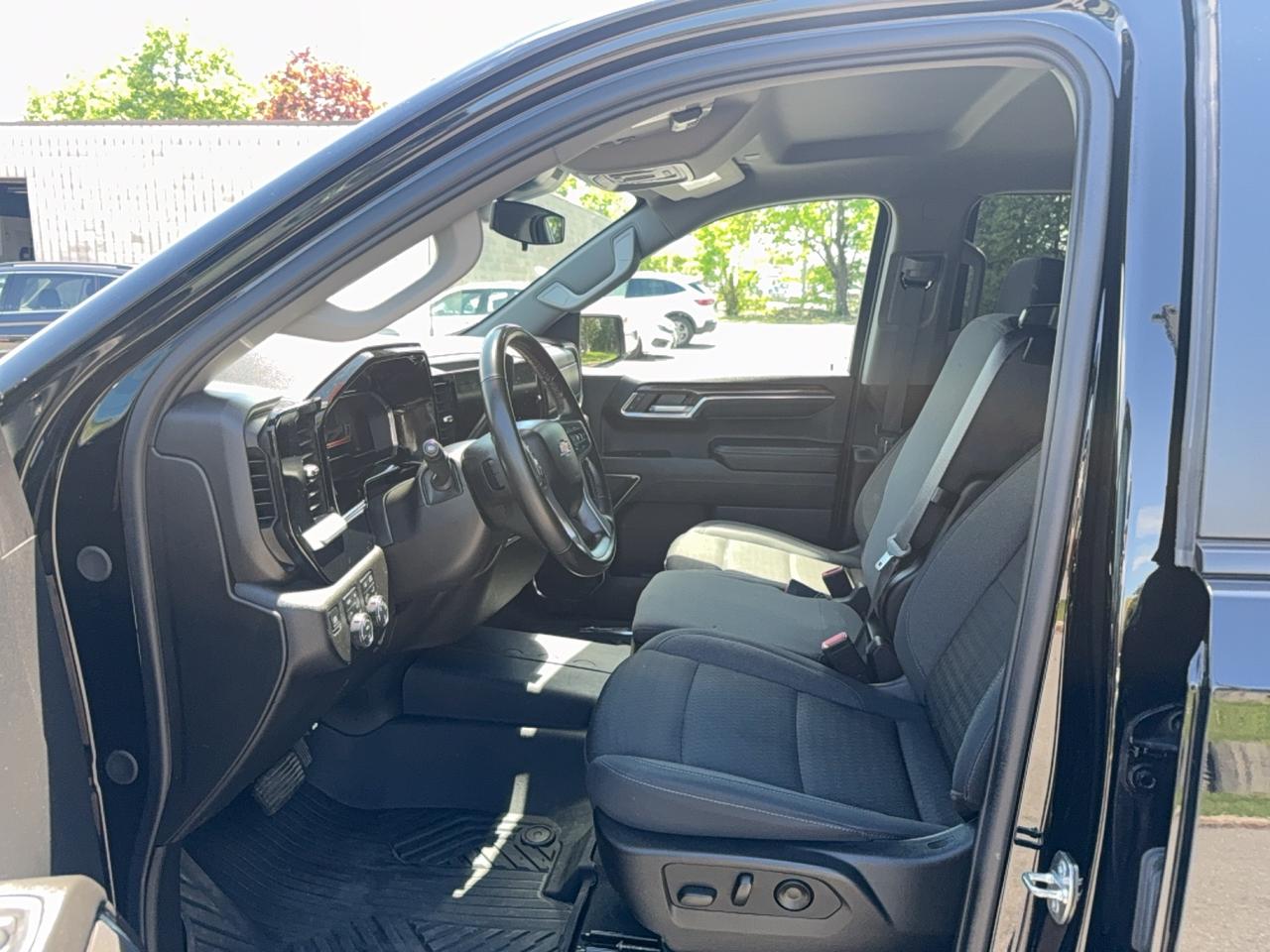 2024 Chevrolet Silverado 1500 LT Photo