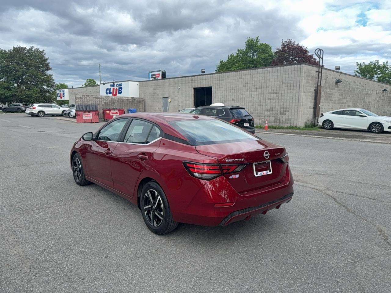 2025 Nissan Sentra SV Photo2