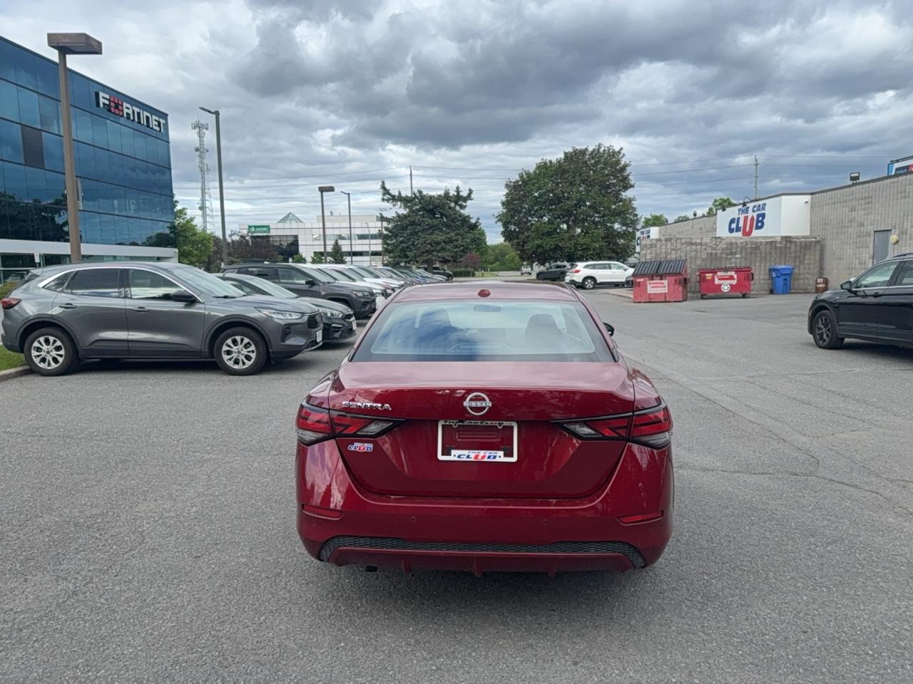 2025 Nissan Sentra SV Photo3