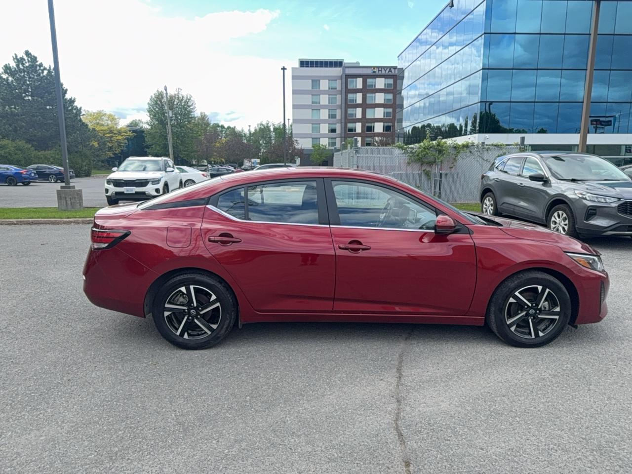2025 Nissan Sentra SV Photo