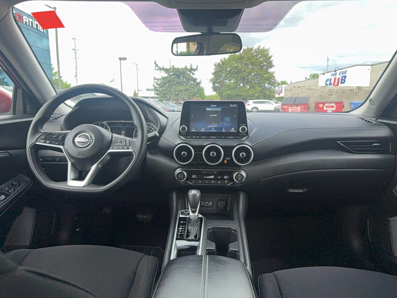 2025 Nissan Sentra SV Photo