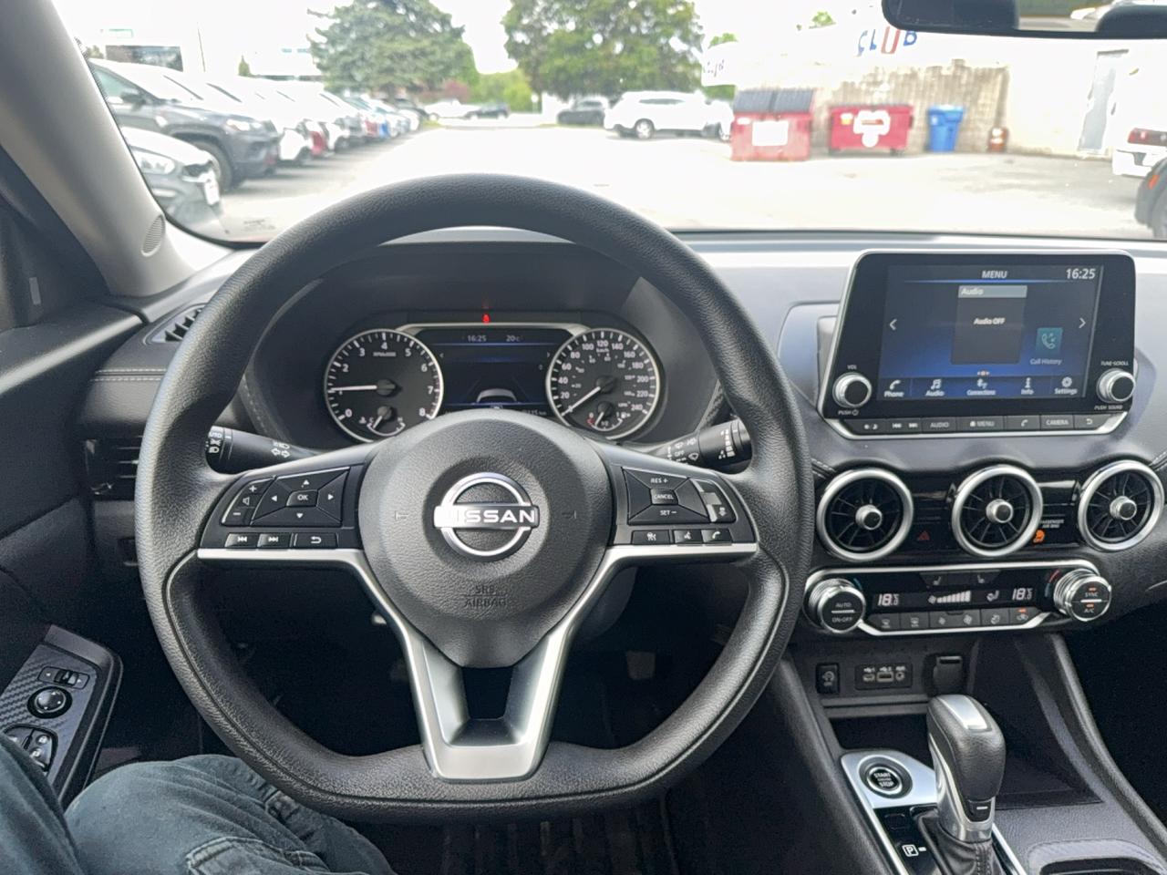 2025 Nissan Sentra SV Photo