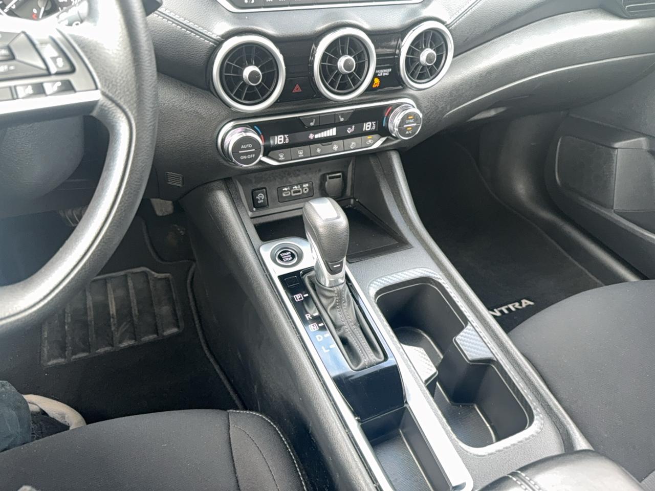 2025 Nissan Sentra SV Photo