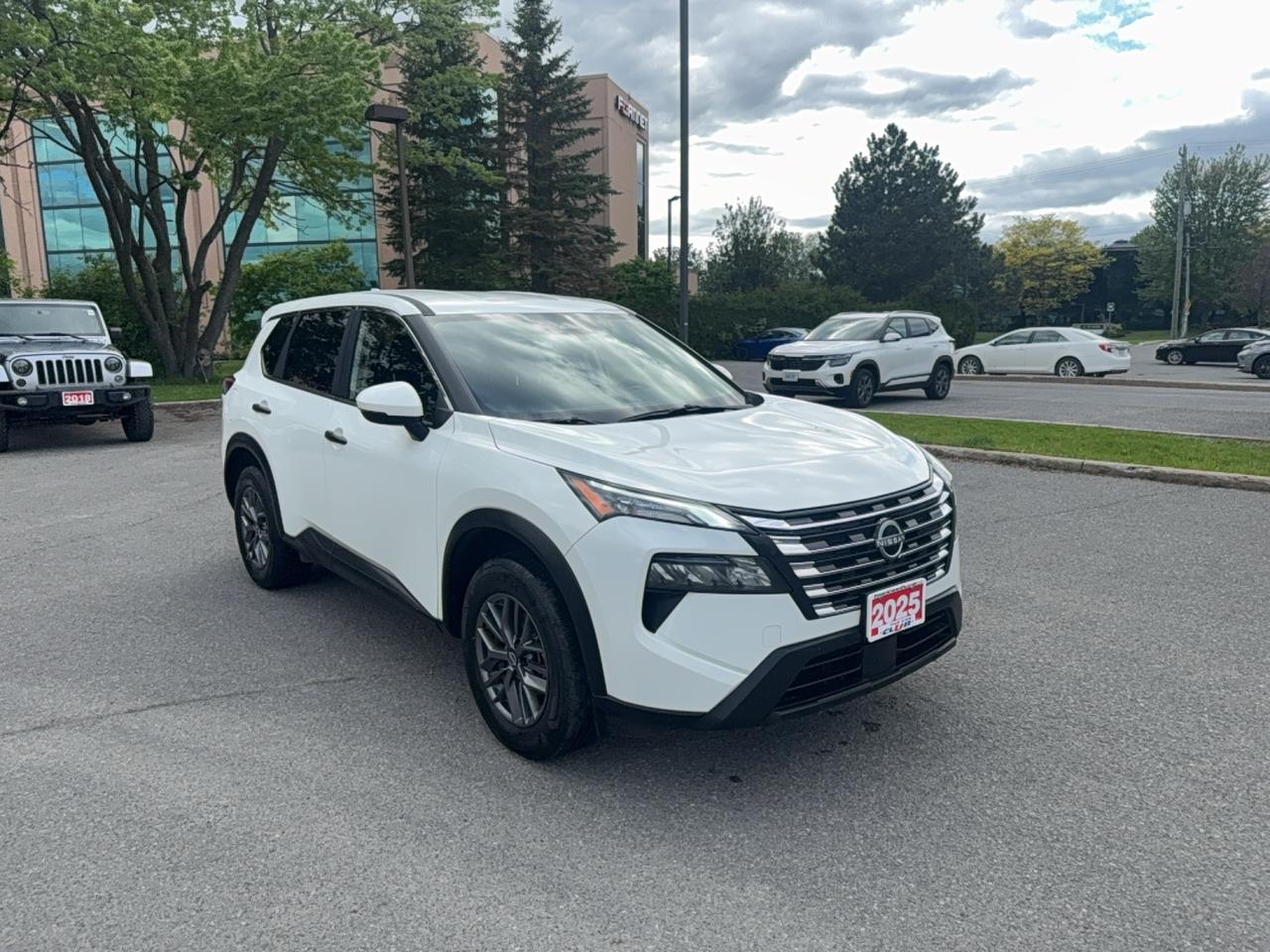 2025 Nissan Rogue S Photo