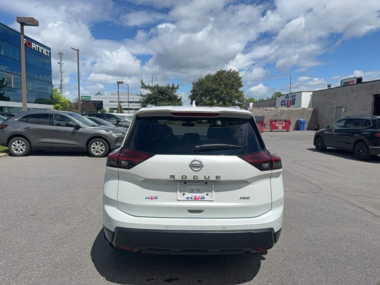 2025 Nissan Rogue SV MOONROOF Photo3