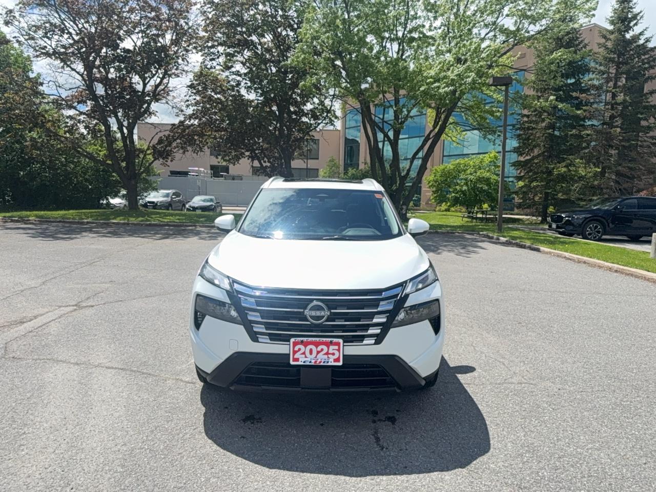 2025 Nissan Rogue SV MOONROOF Photo