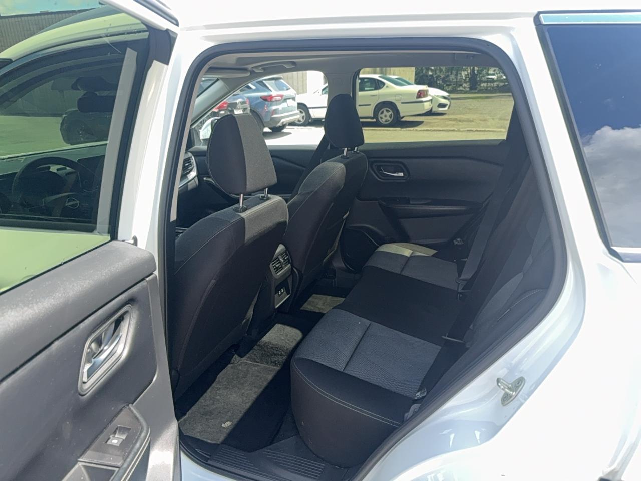 2025 Nissan Rogue SV MOONROOF Photo