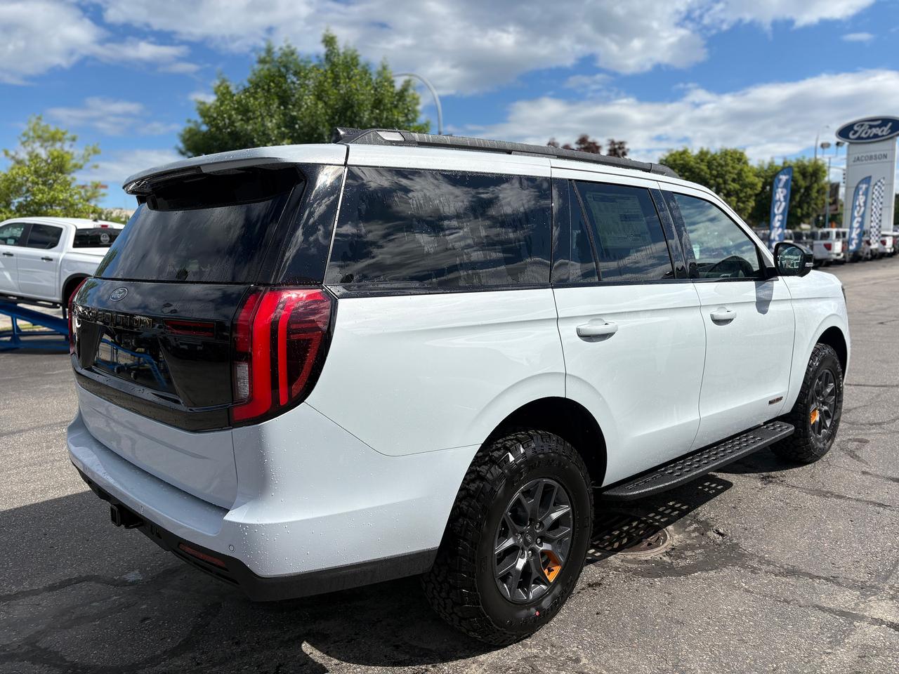 2026 Ford Expedition Tremor Photo4