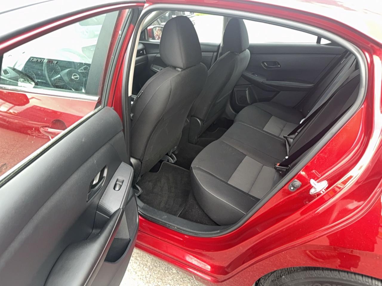 2025 Nissan Sentra SV Photo