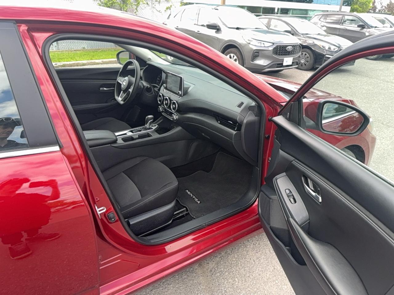 2025 Nissan Sentra SV Photo