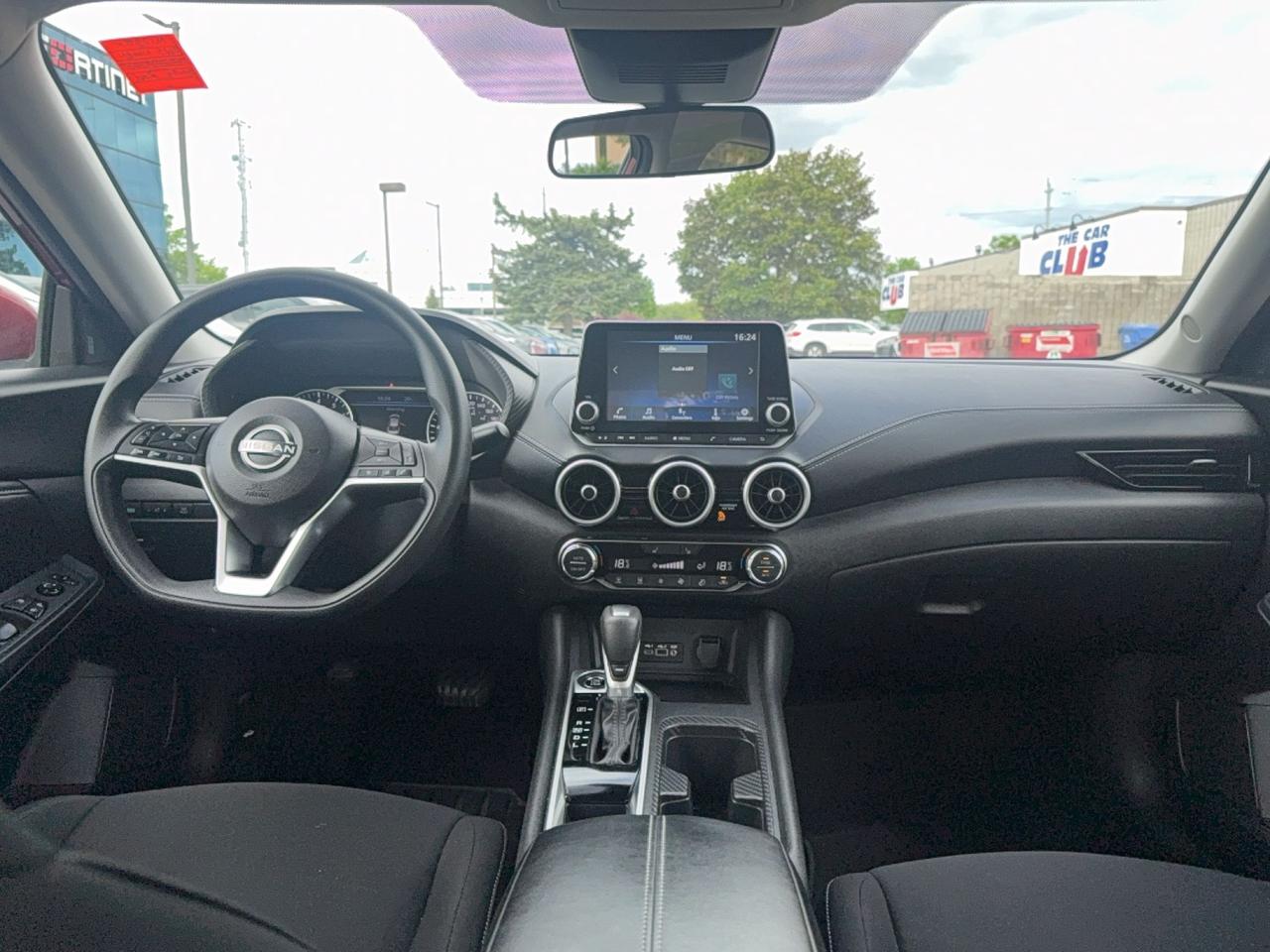 2025 Nissan Sentra SV Photo