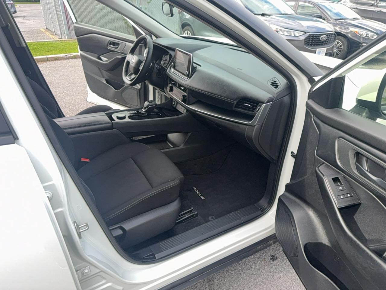 2025 Nissan Rogue S Photo