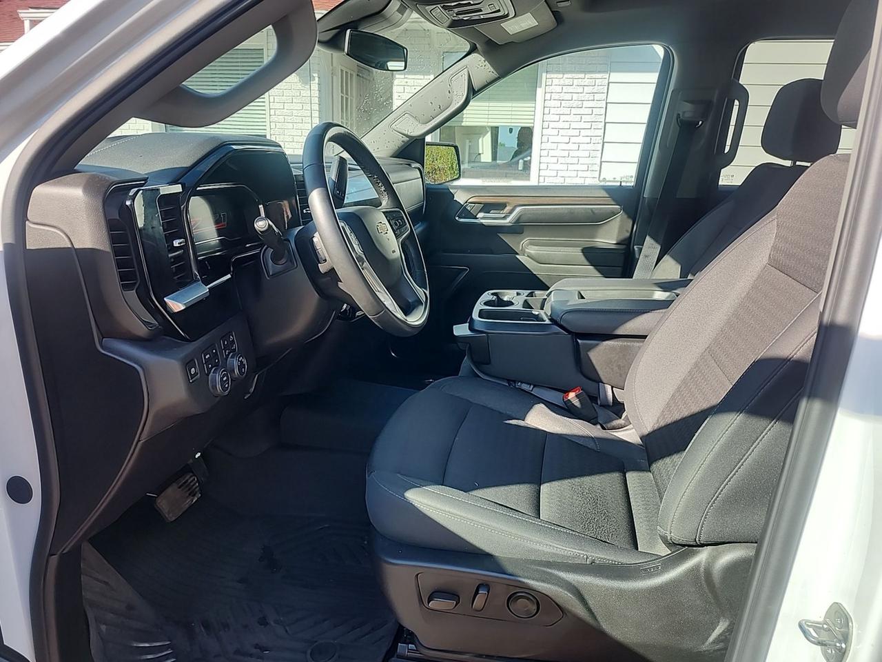 2024 Chevrolet Silverado 1500 LT Photo
