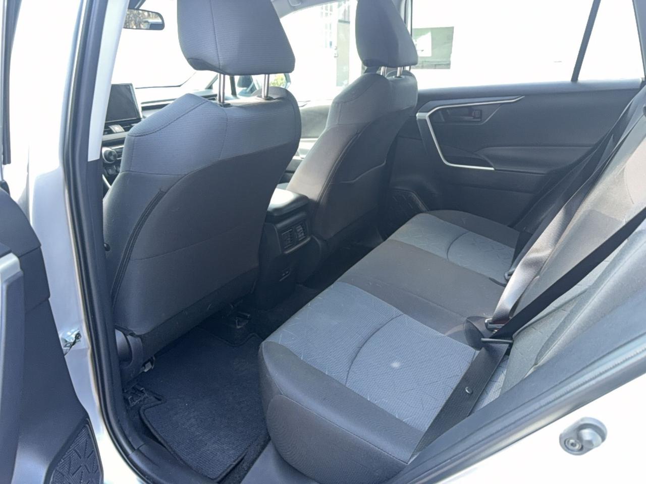2025 Toyota RAV4 LE Photo