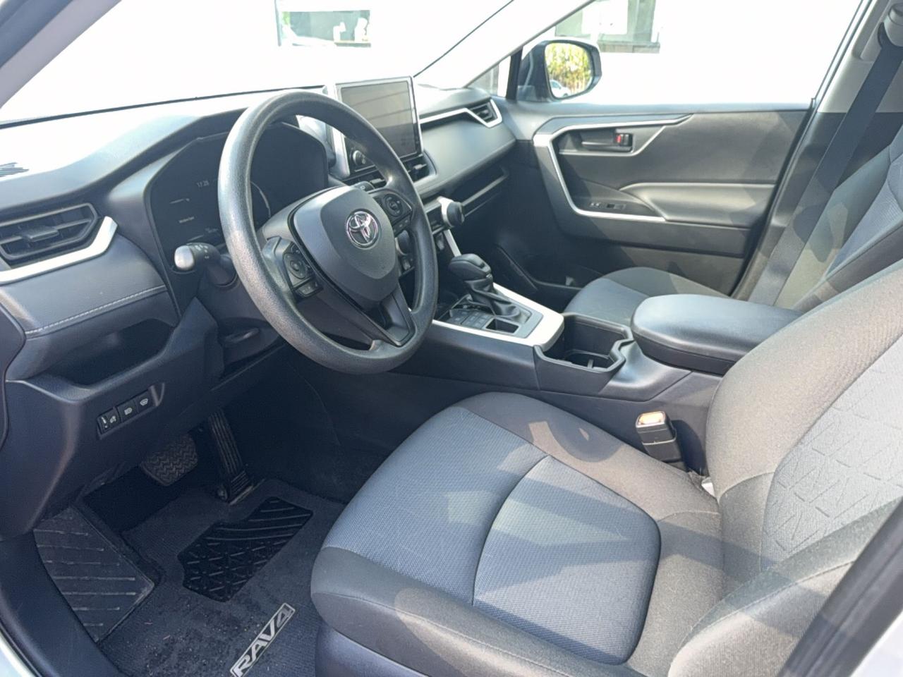 2025 Toyota RAV4 LE Photo