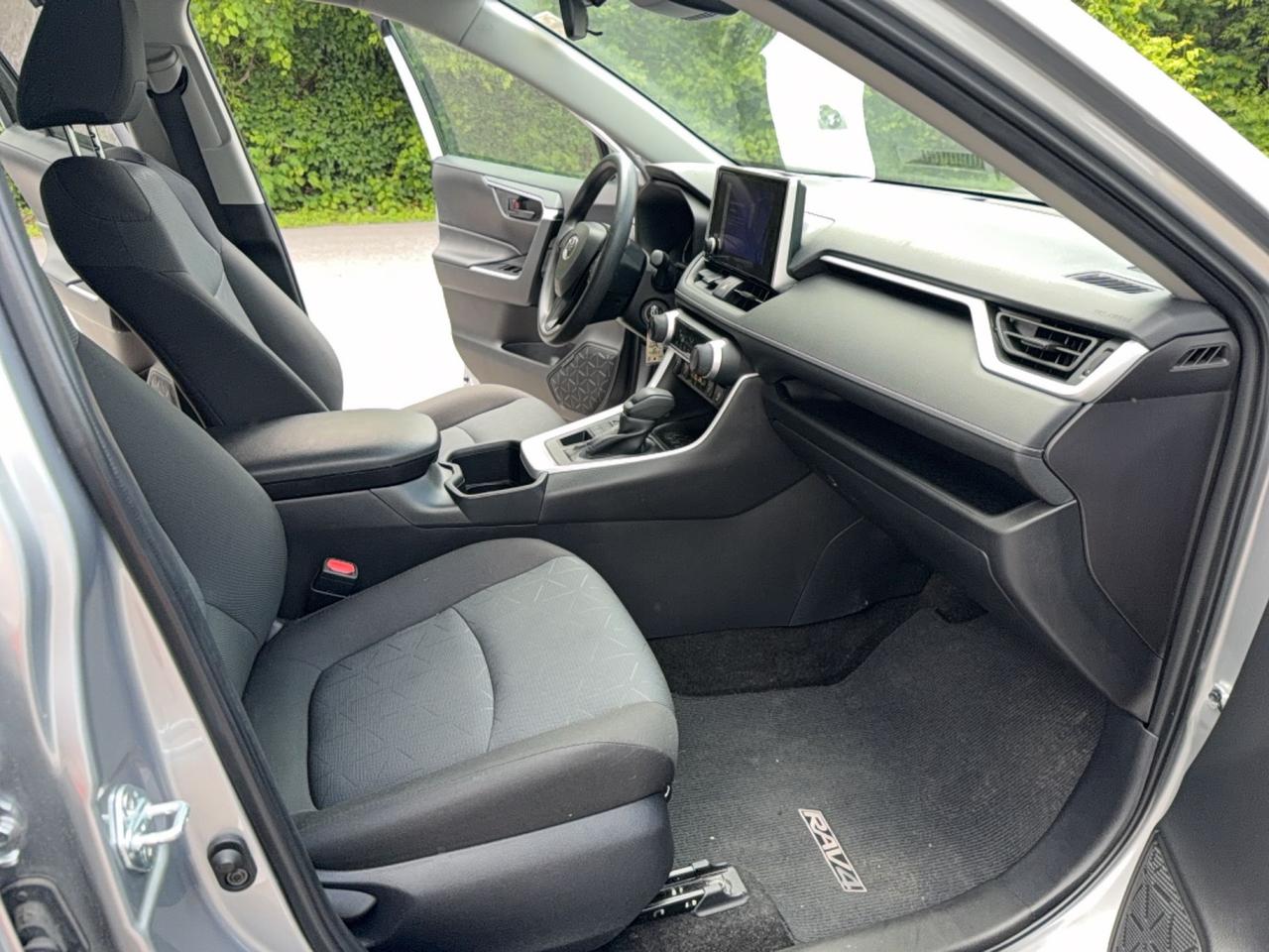 2025 Toyota RAV4 LE AWD - DRIVE ASSIST -APPLE CARPLAY - ANDROID AUTO Photo