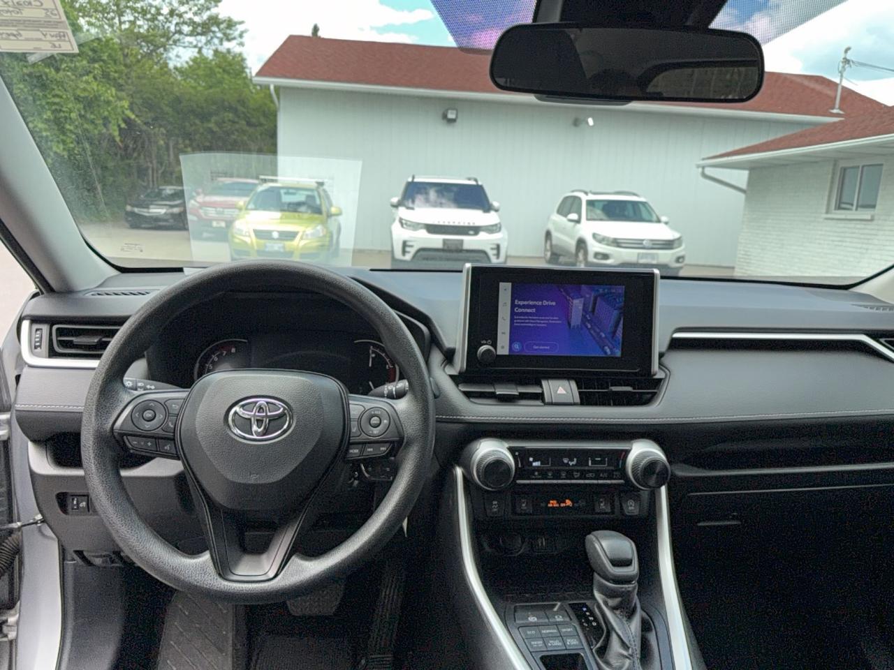 2025 Toyota RAV4 LE AWD - DRIVE ASSIST -APPLE CARPLAY - ANDROID AUTO Photo