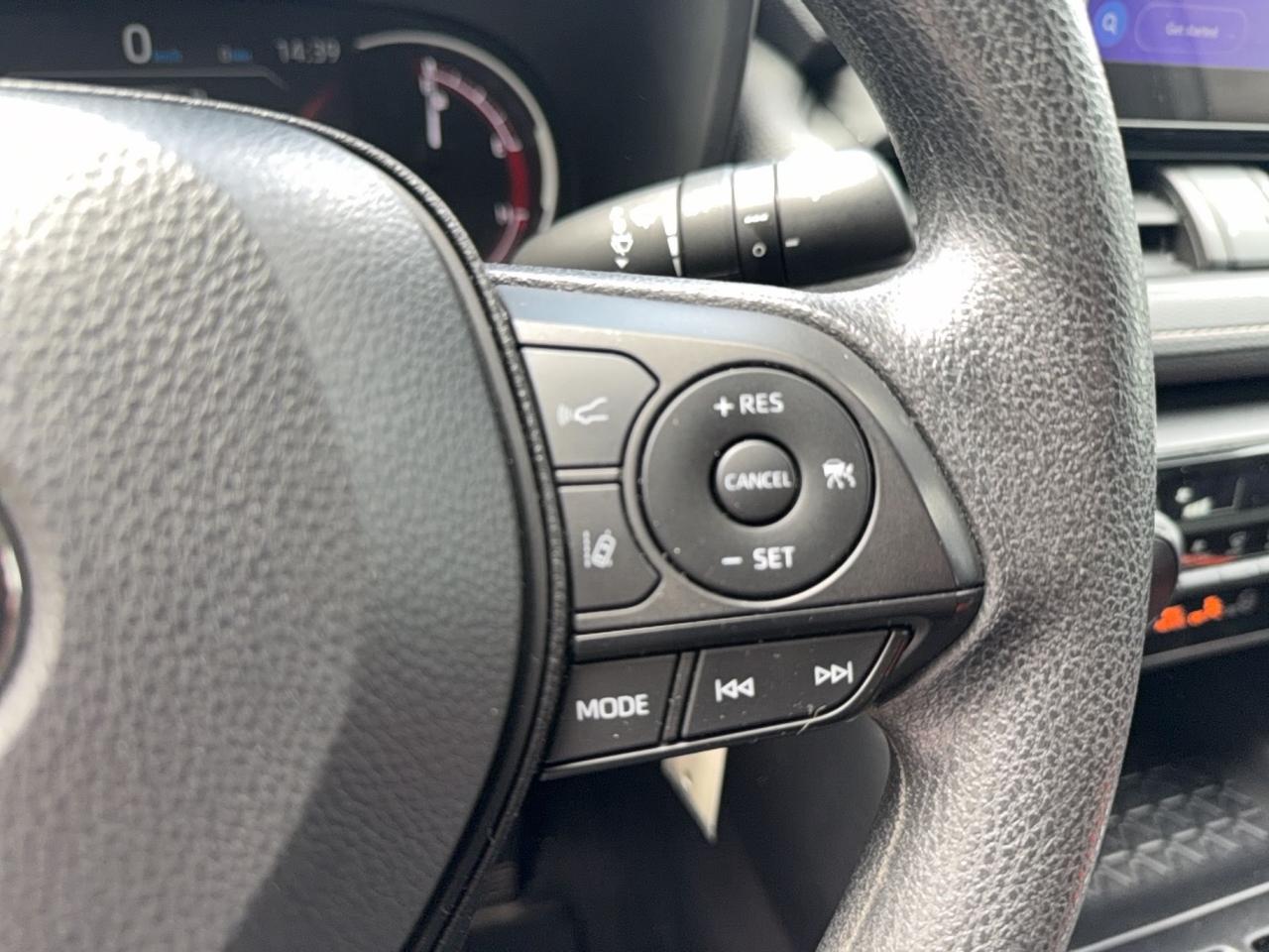 2025 Toyota RAV4 LE AWD - DRIVE ASSIST -APPLE CARPLAY - ANDROID AUTO Photo