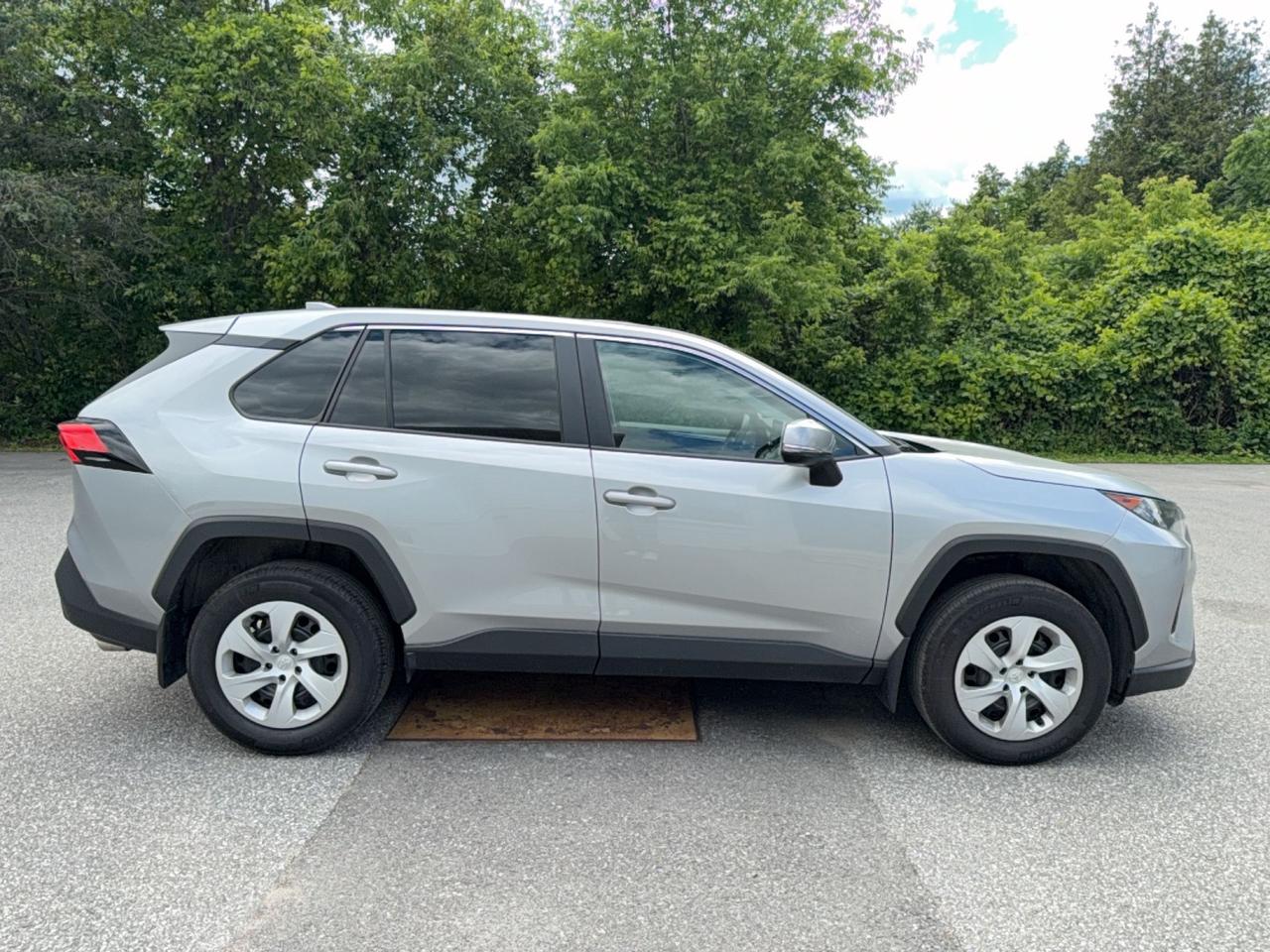 2025 Toyota RAV4 LE AWD - DRIVE ASSIST -APPLE CARPLAY - ANDROID AUTO Photo