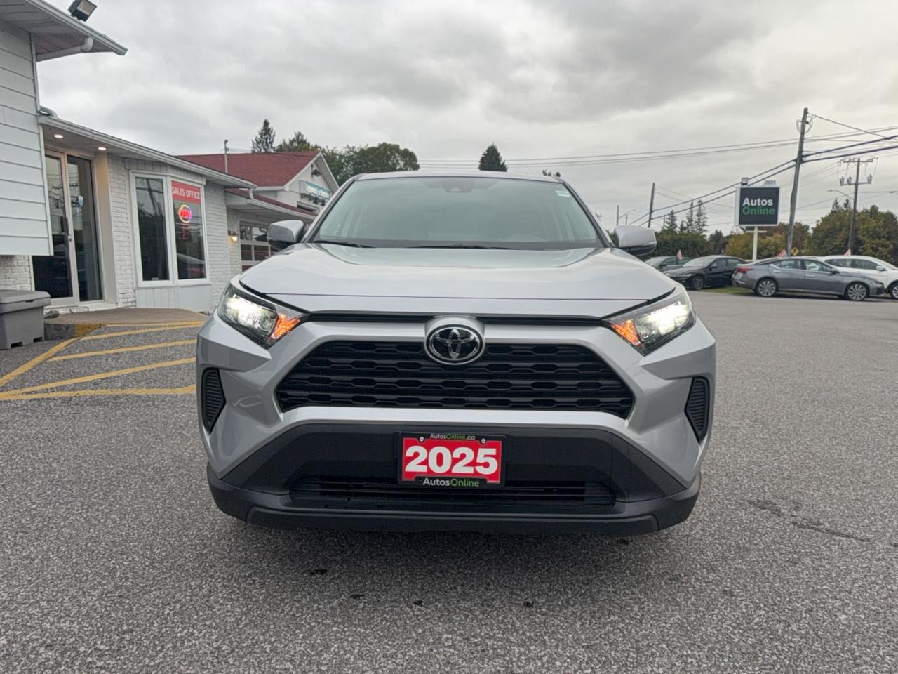 2025 Toyota RAV4 LE AWD-DRIVE ASSIST-APPLE CARPLAY-ANDROID AUTO Photo